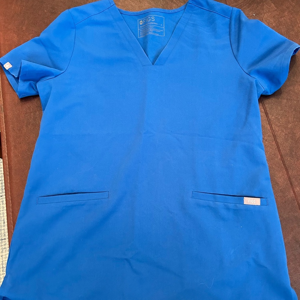 Figs 3 Pocket Scrub Top
